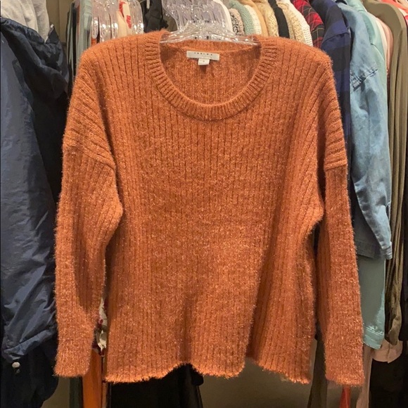 Fuzzy sweater - Picture 1 of 3